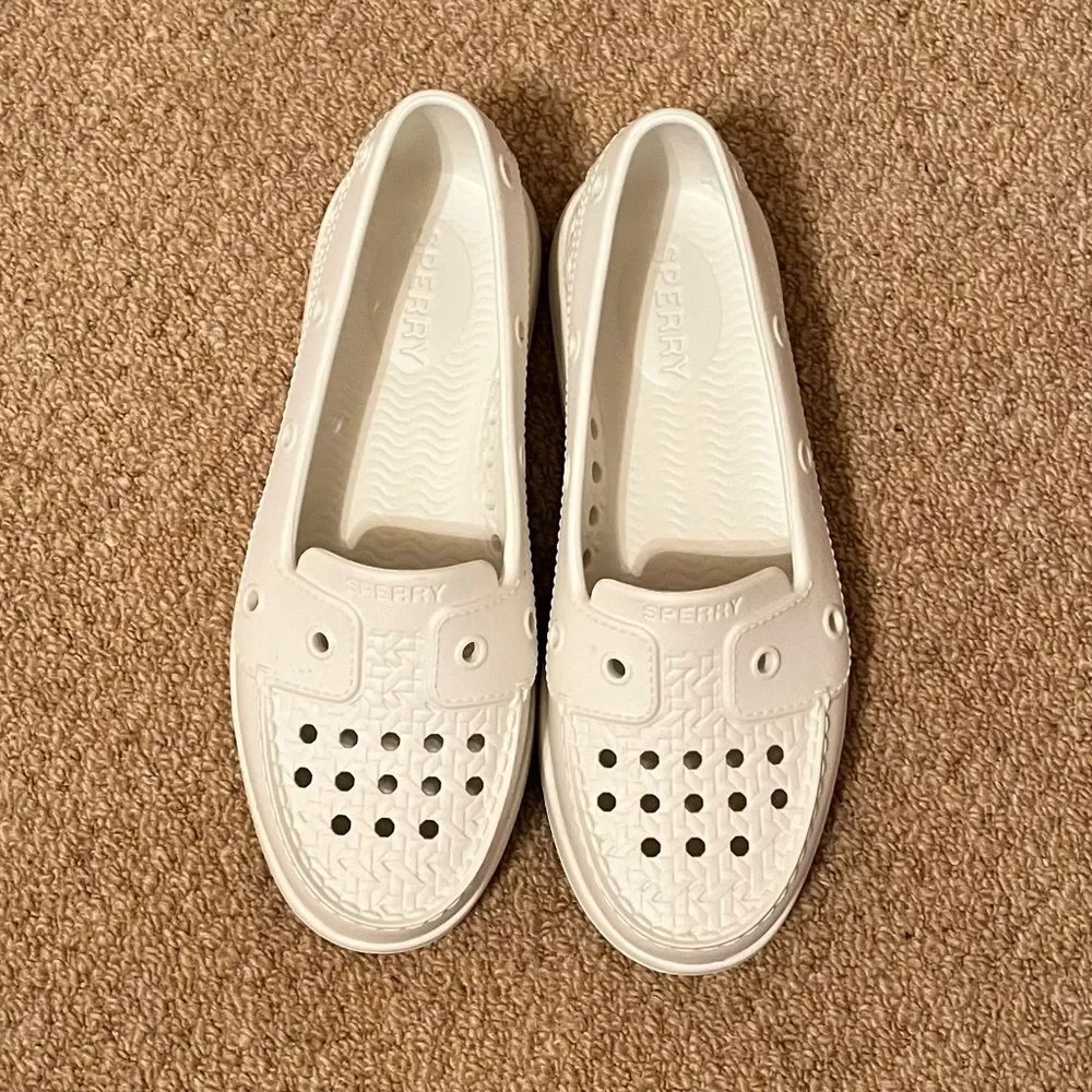 Sperry nearly new